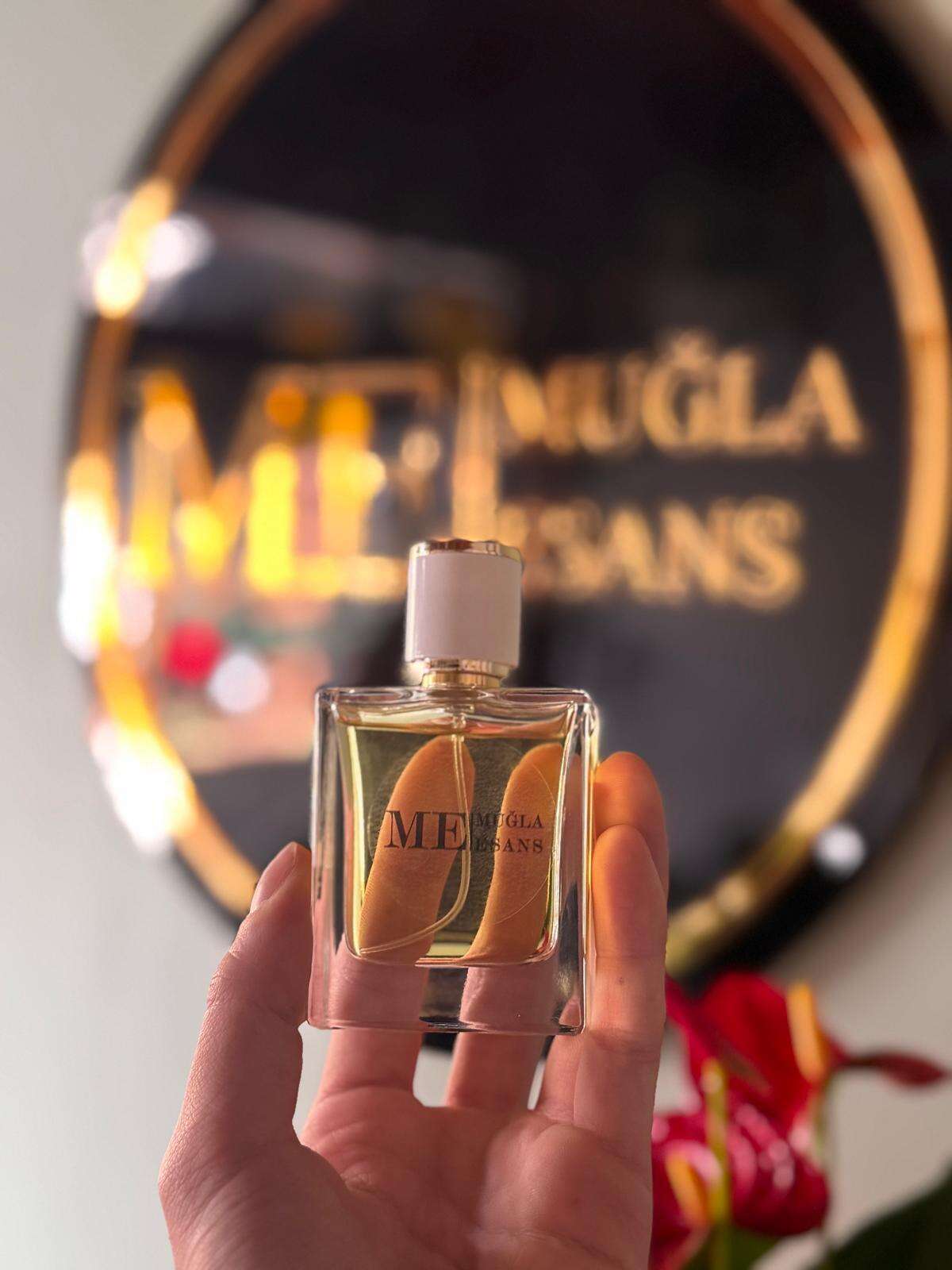 Muğla’da Hem Öğrenci Hem Girişimci: Eroğlu’dan Özel Parfümler 4